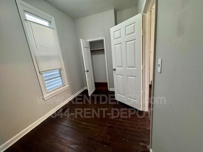 Foto del edificio - 1312 E Olive St