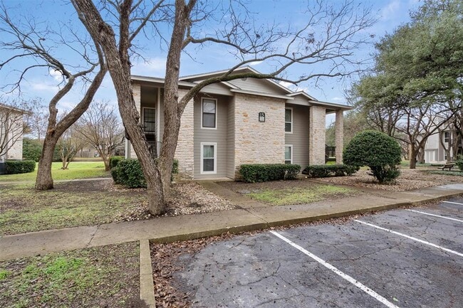 Building Photo - 10616 Mellow Meadow Dr