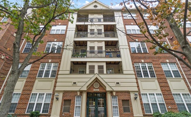 When luxury living, convenience and affordability converge the result is magical! Amazing location! - When luxury living, convenience and affordability converge the result is magical! Amazing location! Apartment