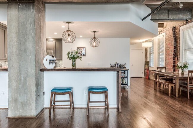 Foto del edificio - 204 Travis St