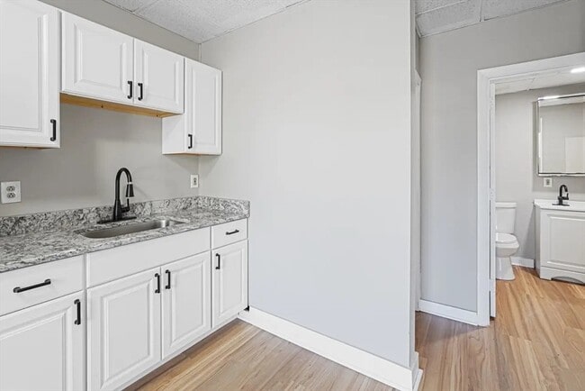 Building Photo - 100 Appleton St