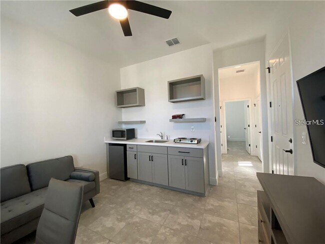 Building Photo - 15438 Gilligan Ct