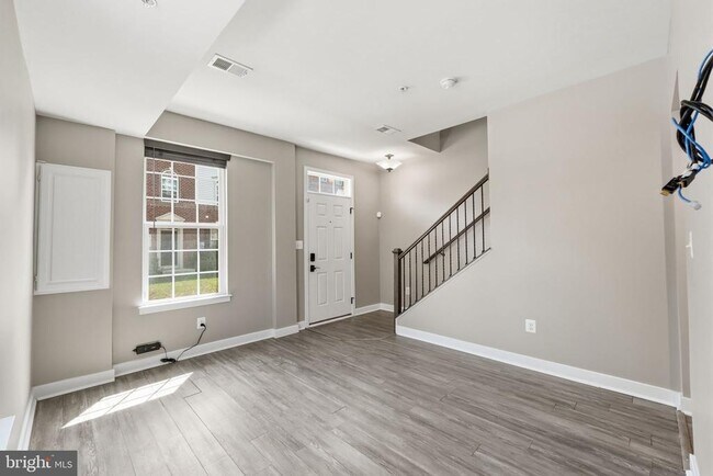 Foto del edificio - 8110 Miner St