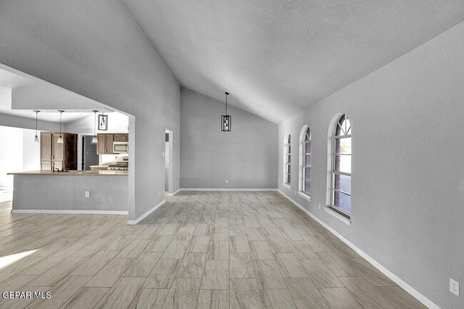 Foto del edificio - 3709 Roslyn Dr