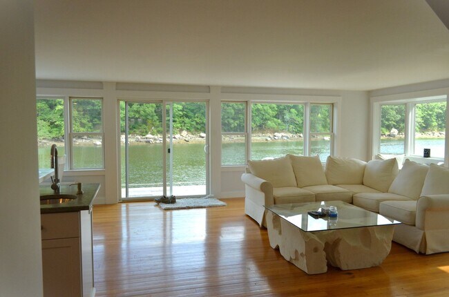 Building Photo - Annisquam Rental on the Water: Chester Square