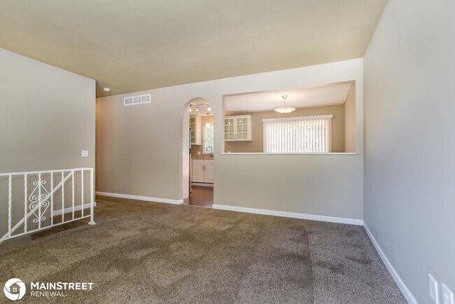 Building Photo - 9130 GRANT LN, OVERLAND PARK, KS 66212