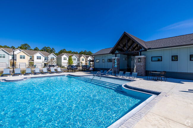 Piscina - Covey Homes Grand Lagoon