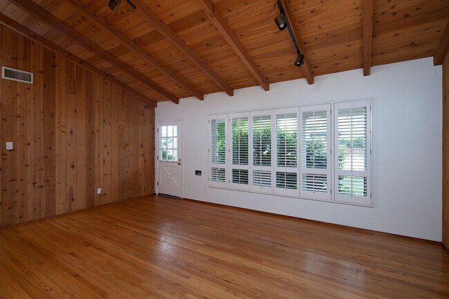 Foto del edificio - 2111 Emerald St