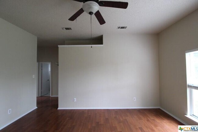 Foto del edificio - 2305 Woodlands Dr