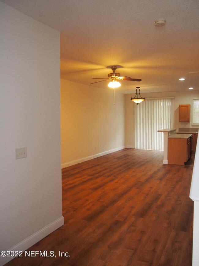 Building Photo - 2308 Red Moon Dr