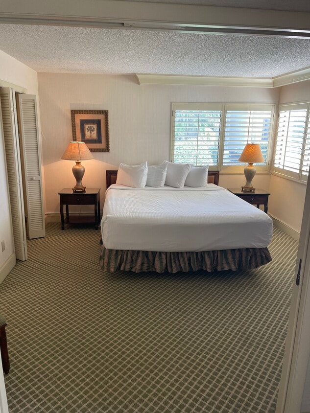 5700 Saddlebrook Way, Wesley Chapel, FL 33543 Condo for Rent in