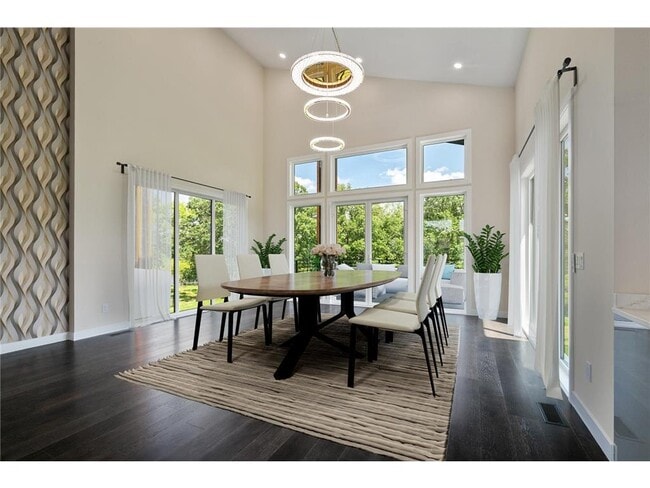Foto del edificio - 18663 Ogden Cir NW