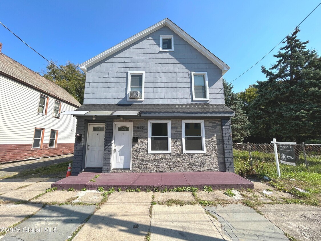 Foto principal - 553 Mumford St