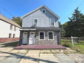 Building Photo - 553 Mumford St