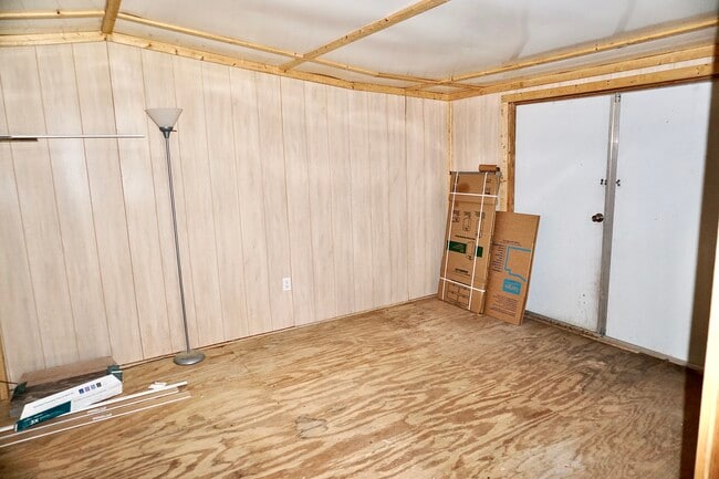 Storage - 3261 Salem Rd