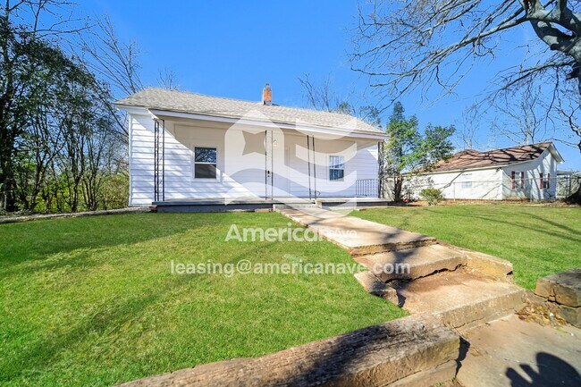 Building Photo - 610 De Groat St