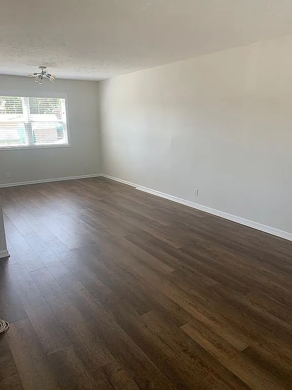 Living/Dining Room Area - 101 W 19th Ave