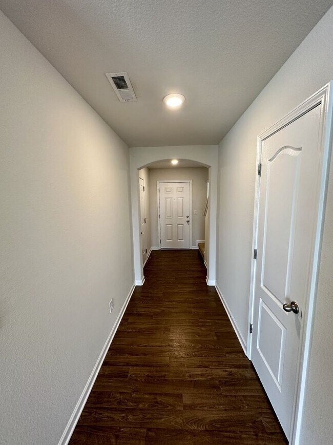 Foto del edificio - Paw Creek Village Townhome with 3BR/2.5BA ...