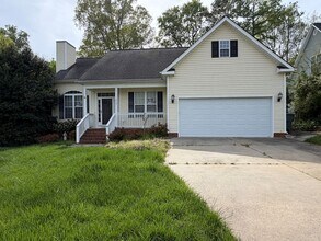 Building Photo - 713 Trail's End Dr