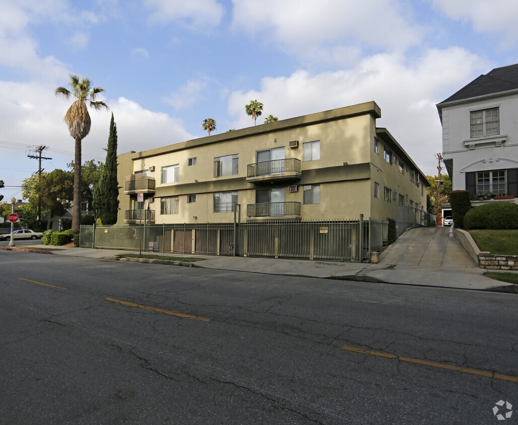 Building Photo - 4505 W 5th St