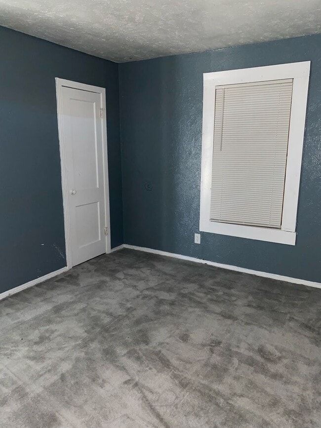 Newly Reduced Price! 2 Bedroom 1 Bath; Se Habla Espanol - Newly Reduced Price! 2 Bedroom 1 Bath; Se Habla Espanol House