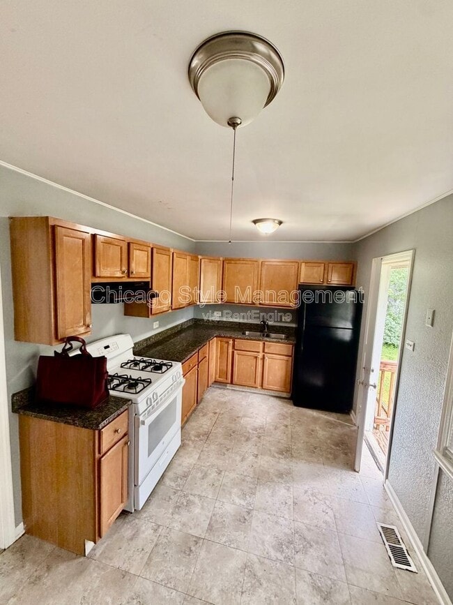 Building Photo - 4507 Balmoral Dr