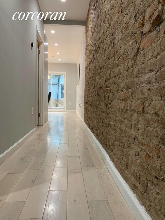 Foto del edificio - 582 E 28th St