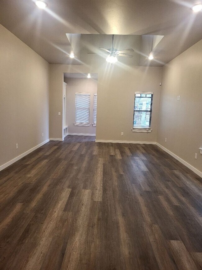 Foto del edificio - TAKE A LOOK AT YOUR NEW HOME COMING AVAILABLE