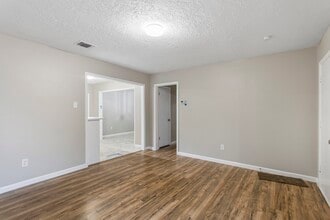 Building Photo - 6602 Indian Lake Dr