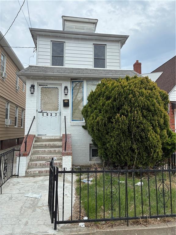 Building Photo - 1637 E 53rd St