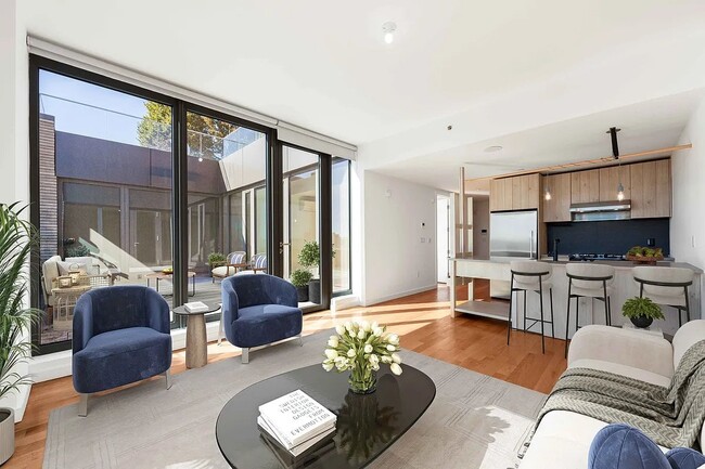 Building Photo - 123 Melrose St