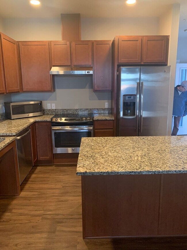 Foto del edificio - 8736 Hanna Ln NE