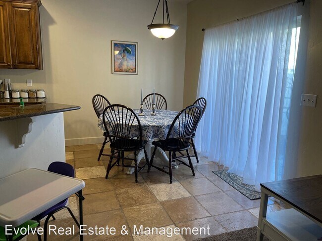 Building Photo - 3 br, 2.5 bath House - 314 E Windward CT