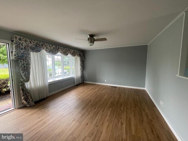 Foto del edificio - 815 Auburn Rd