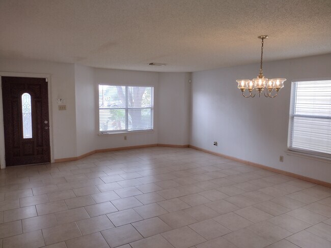 Foto del edificio - 8707 Seneca Creek