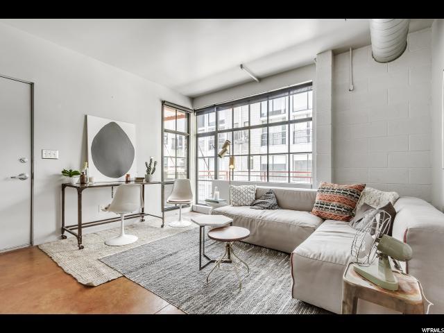 Building Photo - 336 Broadway