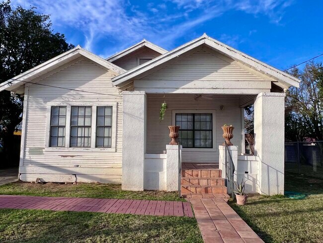 Foto del edificio - 2016 Rosario St