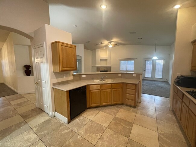 Building Photo - 6228 Farica St