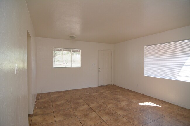 Foto del edificio - Updated 2 Bedroom 1 Bath Home! Great Centr...