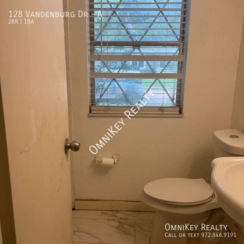 Building Photo - 128 Vandenburg Dr