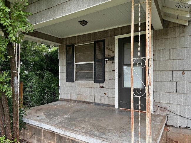 Building Photo - 2406 Ave D