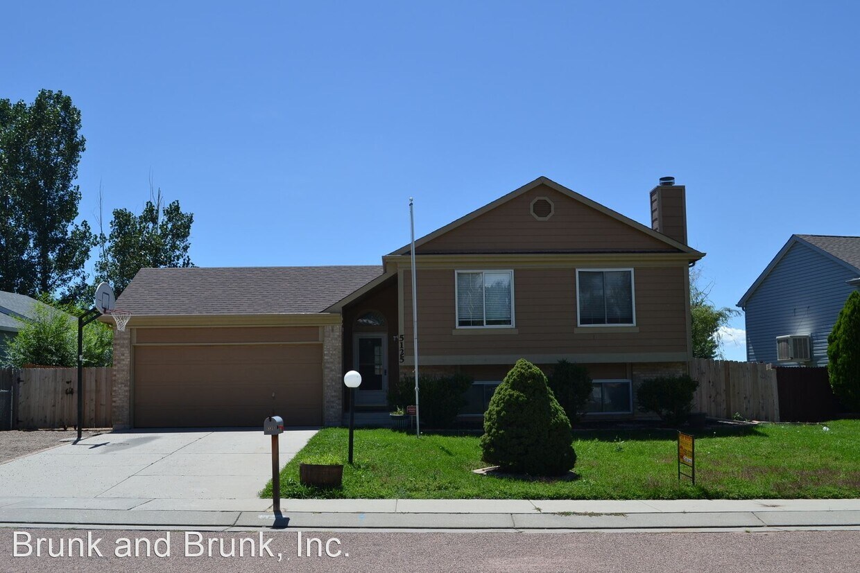 Foto principal - 4 br, 2 bath House - 5125 Victory Road