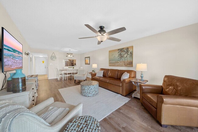 Building Photo - 10 Sunflower St