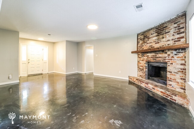 Building Photo - 204 Corkwood Dr