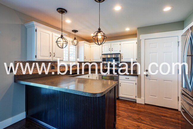 Building Photo - 11243 S Silver Ridge Dr