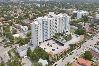 Building Photo - 3000 Coral Wy