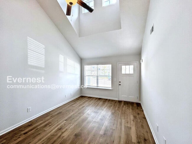 Building Photo - 347 Raines Ct
