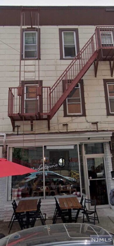 Primary Photo - 34 Coles St