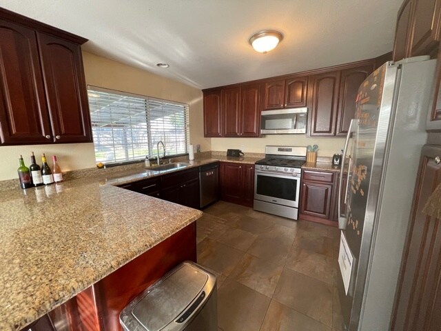 Building Photo - 525 Lassen Court