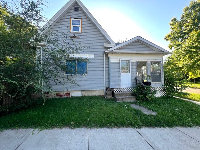 Building Photo - 305 S Maffit St